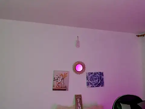 Snapshot of Samanta_777 chatting on 02/20/26, 07:21 Samanta 777 online show from 02/20/26, 07:21