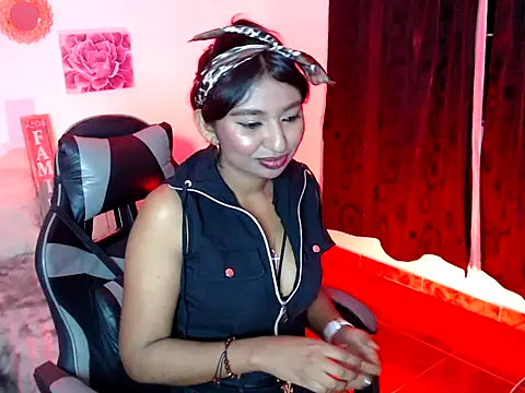 Snapshot of Samanta_777 chatting on 02/23/26, 02:20 Samanta 777 online show from 02/23/26, 02:20