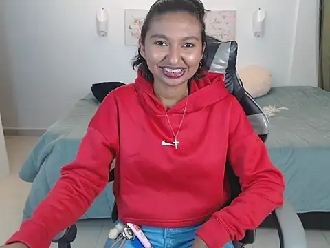 Snapshot of Samanta_777 chatting on 03/25/26, 01:22 Samanta 777 online show from 03/25/26, 01:22