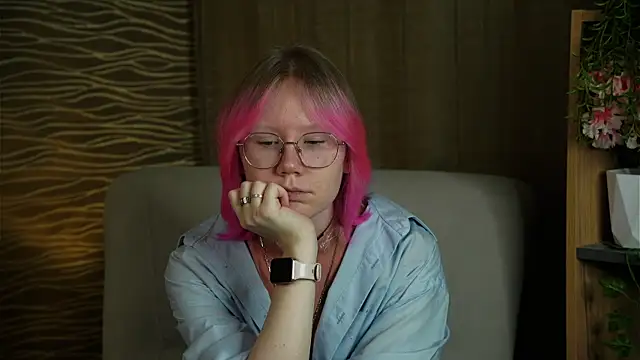 Snapshot of HanVertz chatting on 11/02/25, 05:21 HanVertz online show from 11/02/25, 05:21