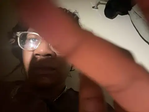 Snapshot of SpoiledLuxuriously chatting on 11/08/25, 09:35 SpoiledLuxuriously online show from 11/08/25, 09:35