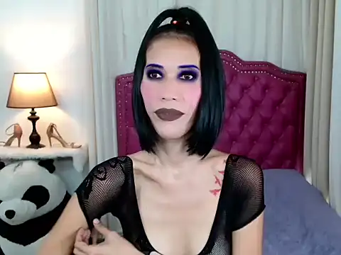 bellaUtops online show from 11/25/25, 04:34