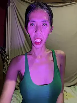 Snapshot of bellaUtops chatting on 07/05/26, 06:53 bellaUtops online show from 07/05/26, 06:53