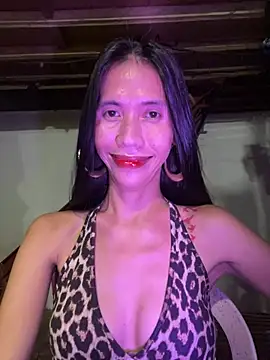 Snapshot of bellaUtops chatting on 07/16/26, 05:41 bellaUtops online show from 07/16/26, 05:41