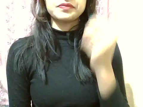 Snapshot of pragya_44 chatting on 12/21/25, 02:02 pragya 44 online show from 12/21/25, 02:02