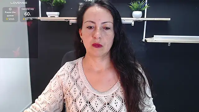 Lauryn Jones online show from 05/13/26, 05:43