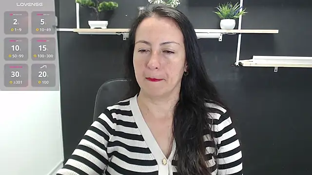 Lauryn Jones online show from 06/11/26, 06:39