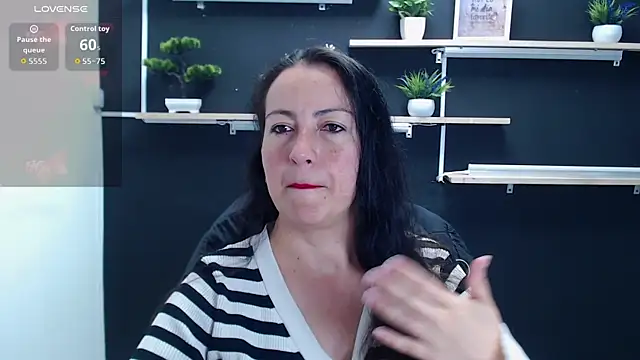 Lauryn Jones online show from 06/20/26, 07:16
