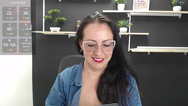Lauryn Jones online show from 06/23/26, 07:23