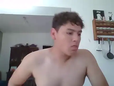 Snapshot of Myboy0020 chatting on 11/10/25, 01:32 Myboy0020 online show from 11/10/25, 01:32