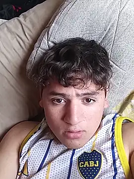 Snapshot of Myboy0020 chatting on 11/19/25, 03:23 Myboy0020 online show from 11/19/25, 03:23