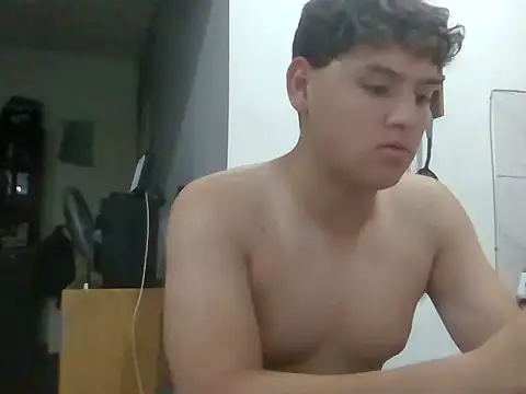 Snapshot of Myboy0020 chatting on 11/24/25, 10:31 Myboy0020 online show from 11/24/25, 10:31