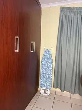 Snapshot of MiyaXo2 chatting on 12/14/25, 12:38 MiyaXo2 online show from 12/14/25, 12:38