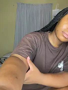 Snapshot of MiyaXo2 chatting on 02/22/26, 09:24 MiyaXo2 online show from 02/22/26, 09:24