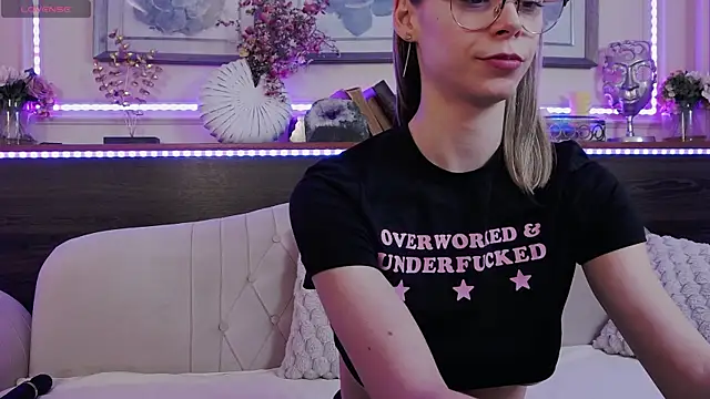 GracieCute online show from 01/15/25, 10:17