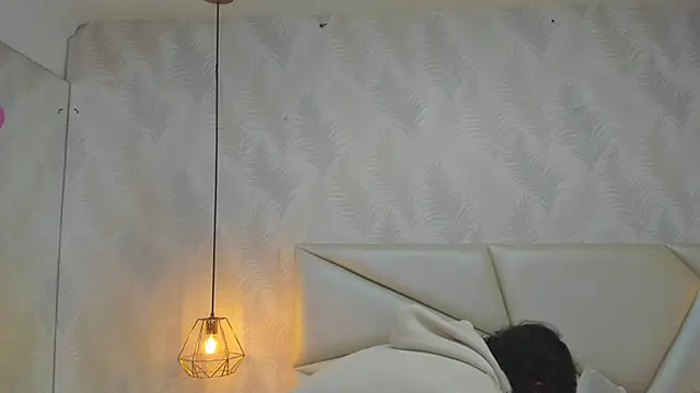 laurettedela rouse online show from 11/12/25, 10:37