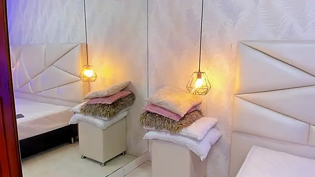 laurettedela rouse online show from 12/14/25, 09:58