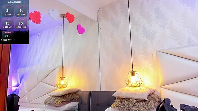 laurettedela rouse online show from 12/15/25, 10:41