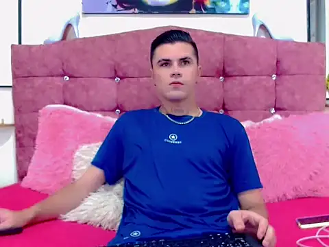 Sebastian Loaiza online show from 11/22/25, 09:25