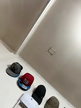 Snapshot of Elpichulotote20 chatting on 11/03/25, 02:24 Elpichulotote20 online show from 11/03/25, 02:24