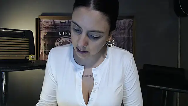 Snapshot of mickystrumia23 chatting on 07/31/26, 04:28 mickystrumia23 online show from 07/31/26, 04:28
