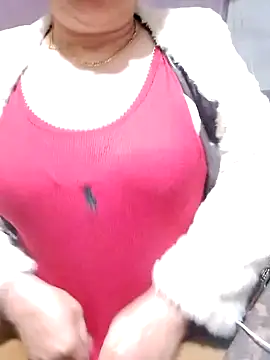 small-house123 online show from 11/25/25, 01:05