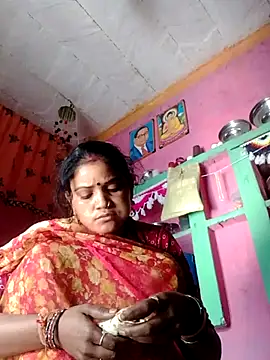 Snapshot of Sapna_ji123 chatting on 12/15/25, 03:44 Sapna ji123 online show from 12/15/25, 03:44