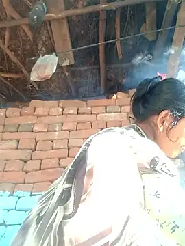 Snapshot of Sapna_ji123 chatting on 12/18/25, 02:50 Sapna ji123 online show from 12/18/25, 02:50