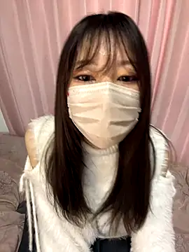 Snapshot of Kanna_072_ chatting on 11/28/25, 04:26 Kanna 072 online show from 11/28/25, 04:26