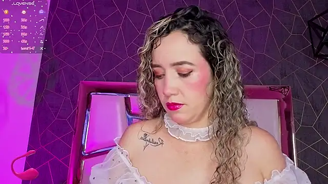 Snapshot of ChloeeTaylorr chatting on 03/16/26, 01:33 ChloeeTaylorr online show from 03/16/26, 01:33