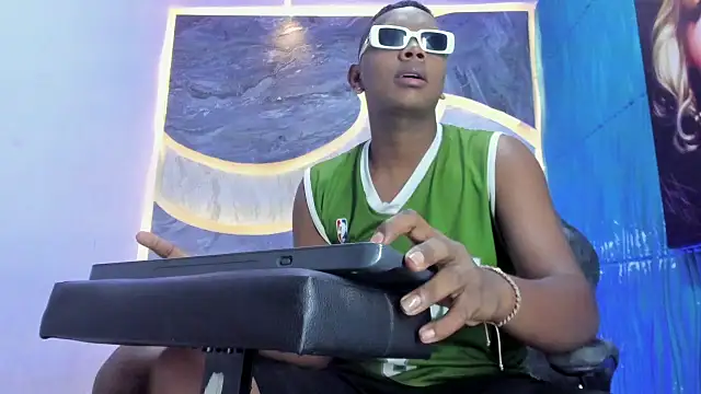 the hot boy0 online show from 11/06/25, 12:28