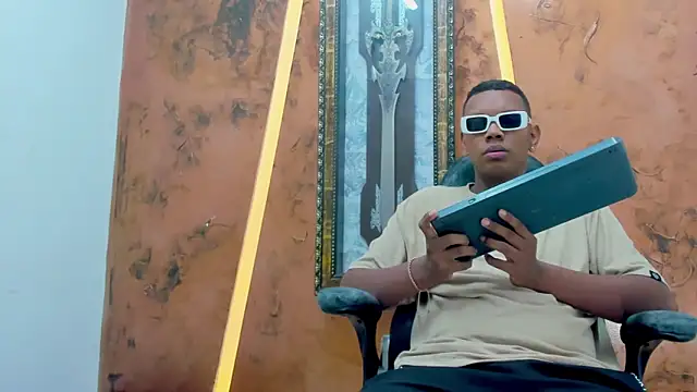 the hot boy0 online show from 11/10/25, 11:53