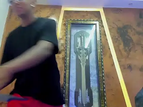 the hot boy0 online show from 11/12/25, 12:27