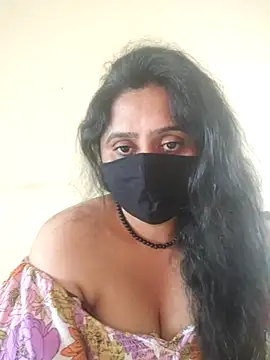 Snapshot of mouni499 chatting on 02/24/26, 10:02 mouni499 online show from 02/24/26, 10:02