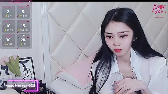 Snapshot of YAOYAO-2025 chatting on 02/10/26, 06:12 YAOYAO-2025 online show from 02/10/26, 06:12