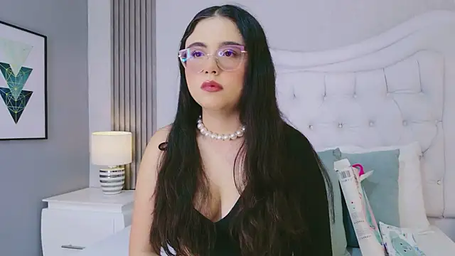 ScarlettPetrova online show from 05/27/26, 11:29