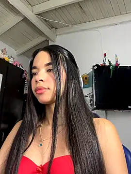 Snapshot of Milleradhara24 chatting on 12/22/25, 02:41 Milleradhara24 online show from 12/22/25, 02:41