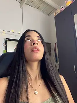 Snapshot of Milleradhara24 chatting on 02/07/26, 02:37 Milleradhara24 online show from 02/07/26, 02:37