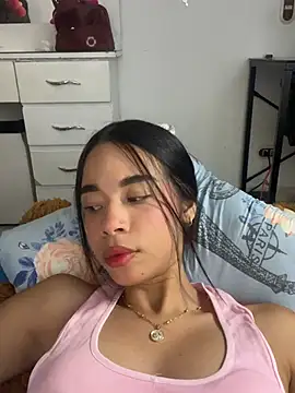 Snapshot of Milleradhara24 chatting on 03/14/26, 07:41 Milleradhara24 online show from 03/14/26, 07:41