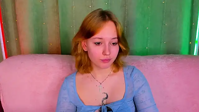 Snapshot of RikkiChoco chatting on 04/21/26, 01:42 RikkiChoco online show from 04/21/26, 01:42