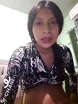 Snapshot of hornyyoungmomy chatting on 11/02/25, 06:21 hornyyoungmomy online show from 11/02/25, 06:21