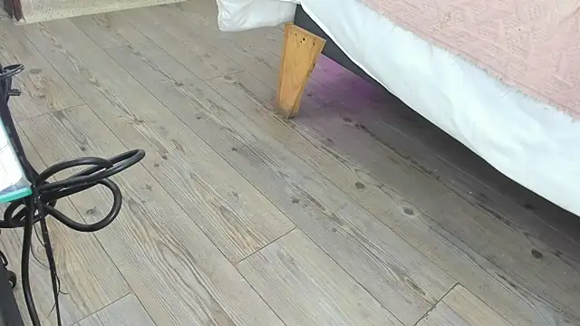 kendra london online show from 04/27/26, 11:08
