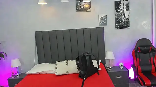 Snapshot of kendra_london chatting on 07/14/26, 11:27 kendra london online show from 07/14/26, 11:27