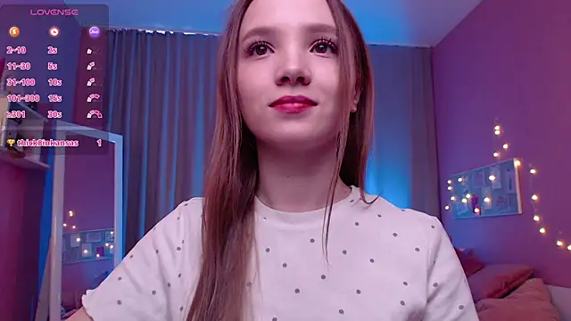 Snapshot of Adria_Arjona chatting on 02/25/26, 07:40 Adria Arjona online show from 02/25/26, 07:40