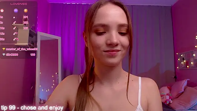 Snapshot of Adria_Arjona chatting on 03/27/26, 08:26 Adria Arjona online show from 03/27/26, 08:26