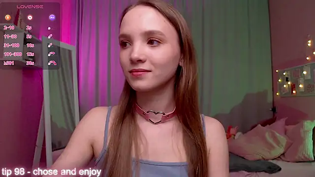 Snapshot of Adria_Arjona chatting on 03/29/26, 07:41 Adria Arjona online show from 03/29/26, 07:41