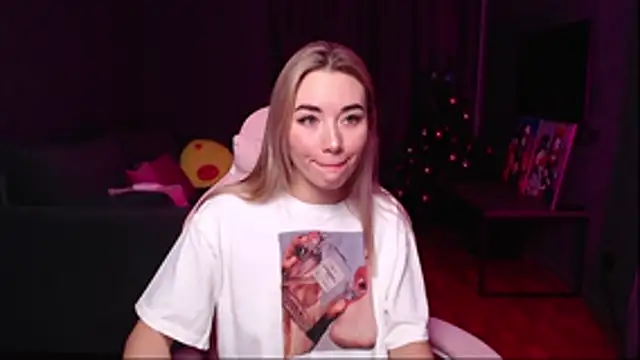 Rosie Mac online show from 12/15/25, 02:05