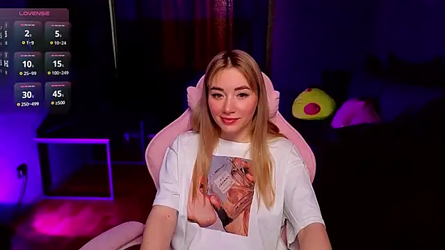 Snapshot of Rosie_Mac chatting on 04/04/26, 12:53 Rosie Mac online show from 04/04/26, 12:53