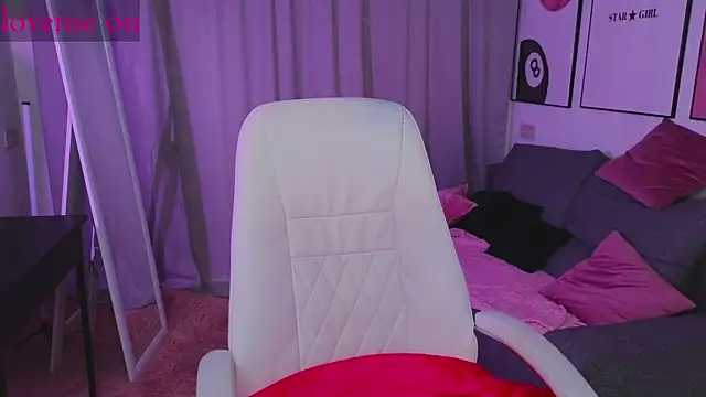 Rosie Mac online show from 05/11/26, 01:11