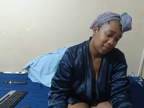 SexyLipss  online show from 04/25/26, 12:46